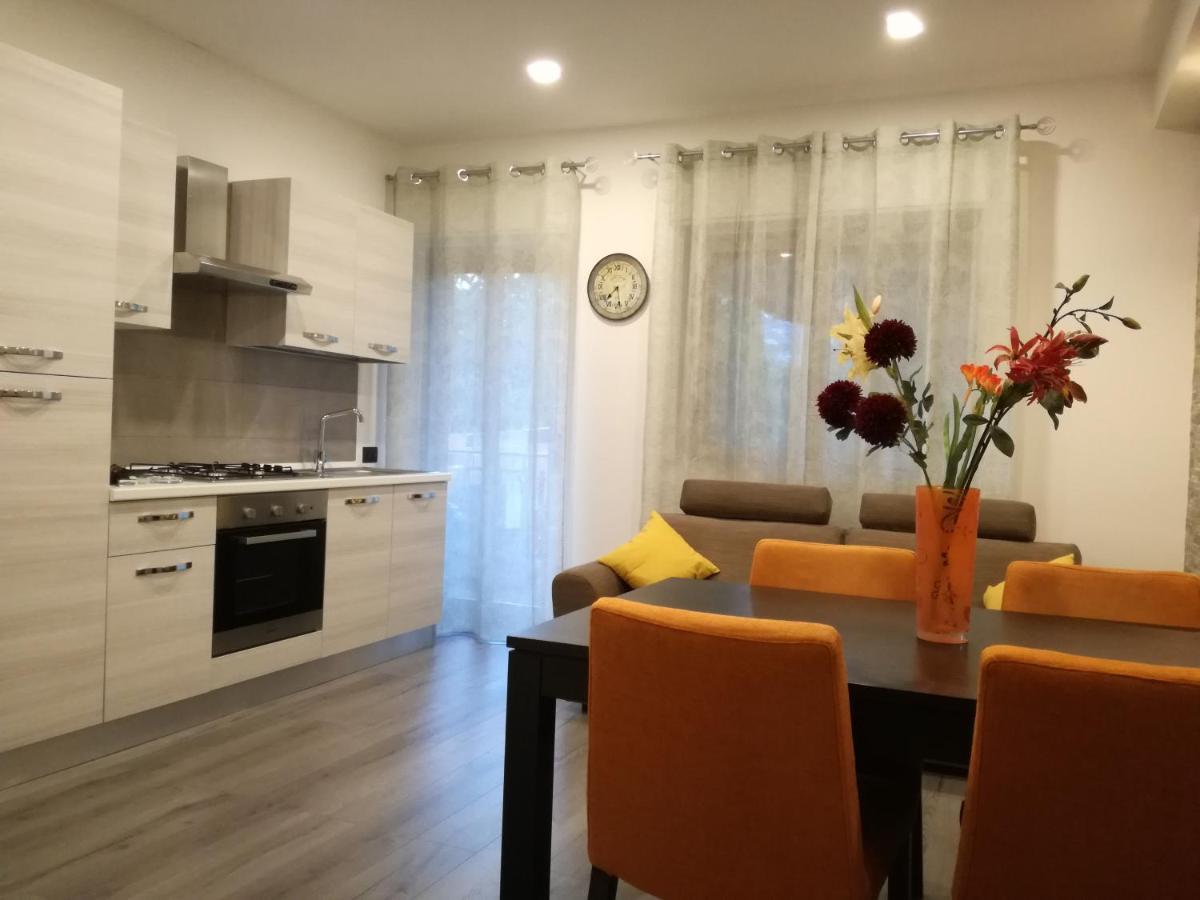 La Casa Di Ale Lejlighed Aci Castello Eksteriør billede
